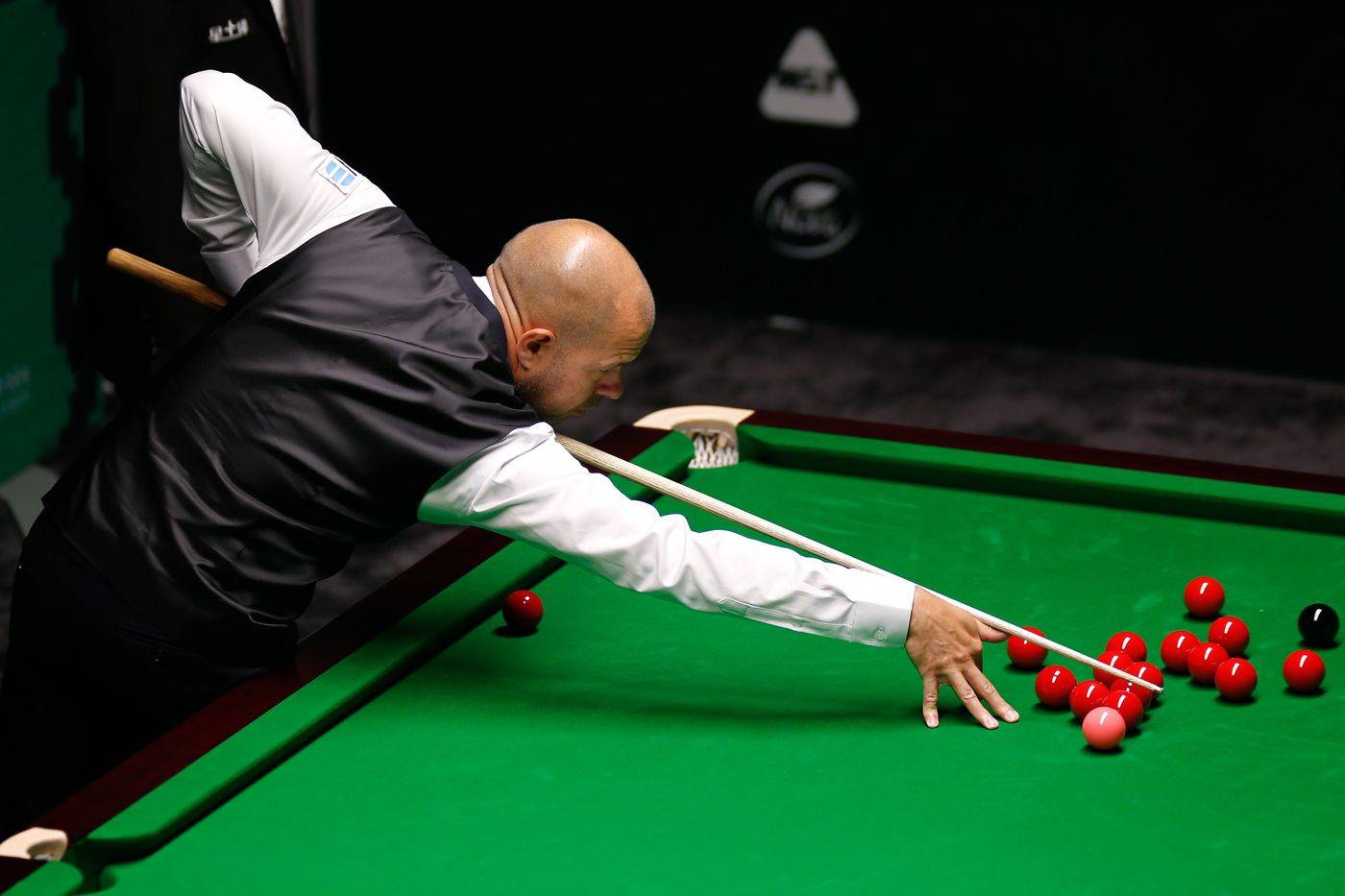 通过两个进 通过两个进