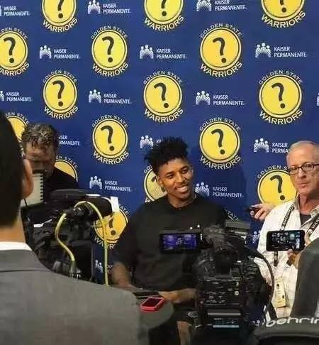 右路边锋内 右路边锋内